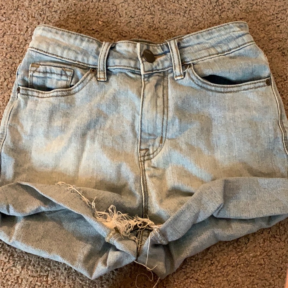 urban outfitters shorts light washed